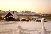 Vinter i Storeng, Kvænangstindane i bagrunn